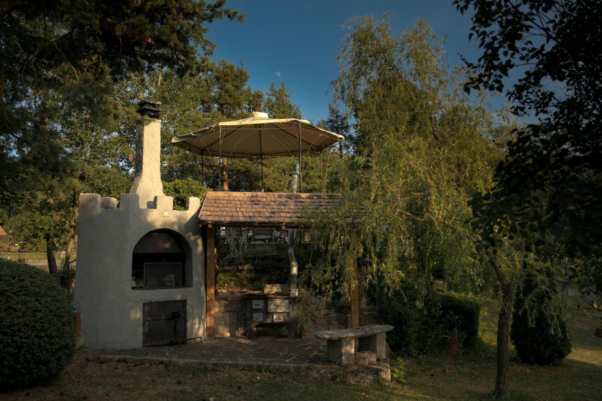 La Villa Del Barone Predaia Екстериор снимка